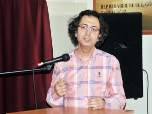 Doç. Dr. Üstün: "Şeker Hastaları Doktorları Uygun Görürse Oruç Tutabilir"