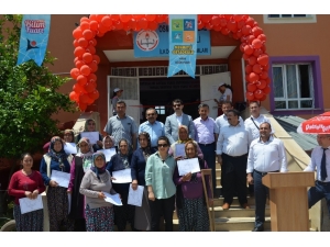 Okuryazarlık Kursunu Bitiren 62 Kişiye Sertifika