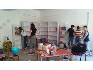 Bağlıağaç Okulu ’’Hayaller Kuruyoruz’’la Kütüphanesine Kavuştu