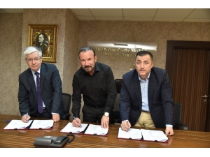 İzmit Belediyesi’nde Sözleşme İmzalandı