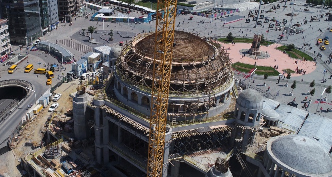 Taksim Camiinde Minarelerin Yapımına Başlandı