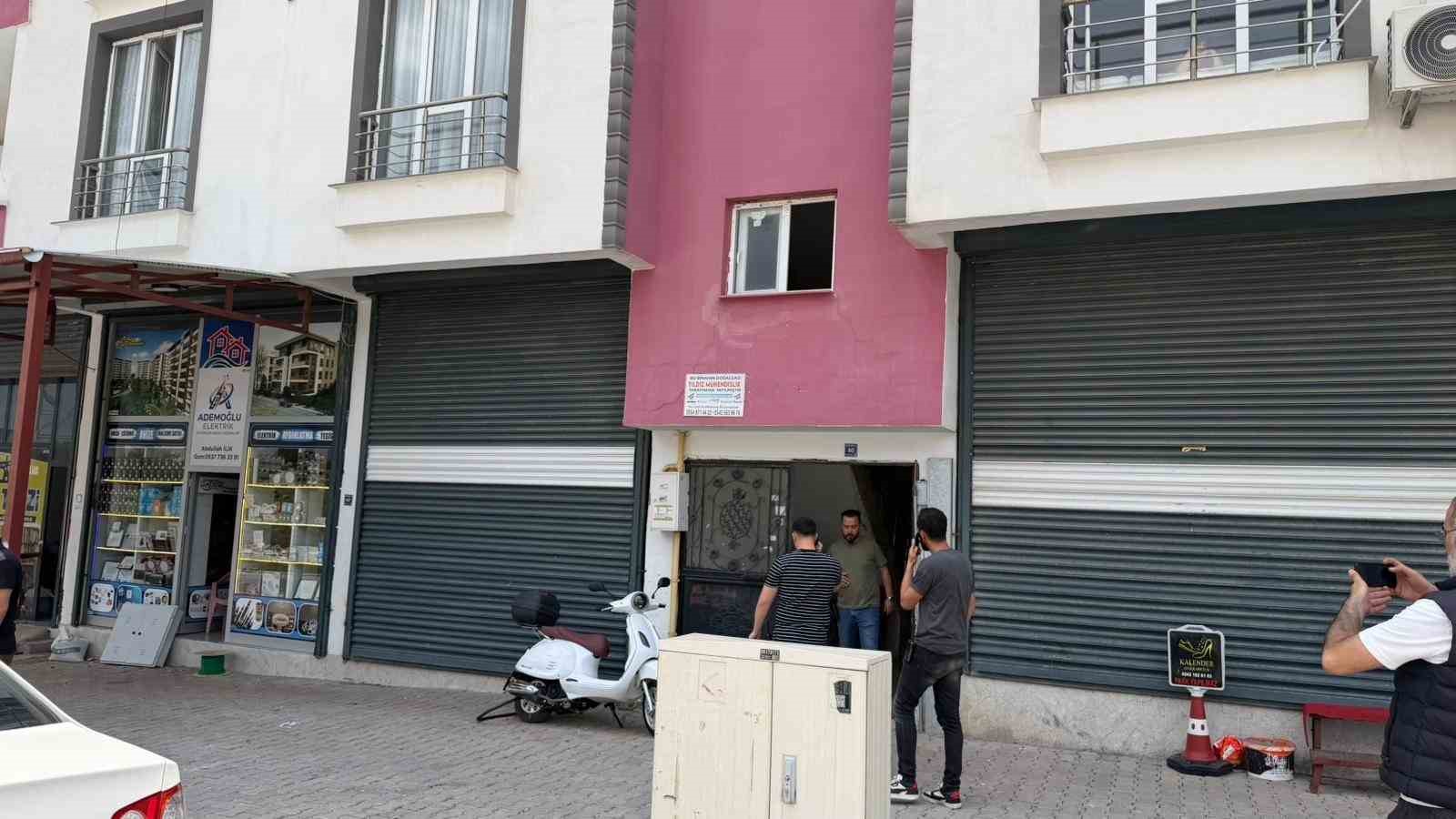 siverek-te-aile-ici-kavgada-dehset-baba-esi-ve-kizini-silahla-yaraladi