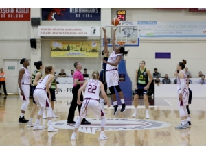 Bilyoner.com Kadınlar Basketbol Süper Ligi: Yakın Doğu Üniversitesi: 68 - Fenerbahçe: 61