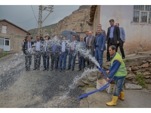 Hakkari’de Kesintisiz 24 Saat İçme Suyu Dönemi Başlıyor