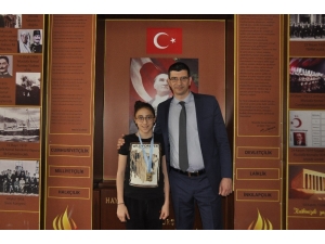 Gkv’li Dicle Su Sertpolat İstanbul’da Madalyaları Topladı