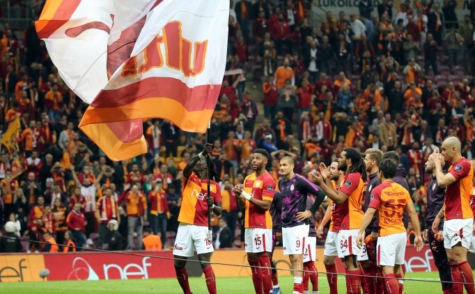 Galatasaray'da Şampiyonluk Için Özel Tişört