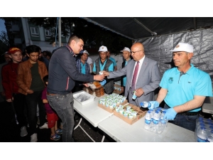 Afyonkarahisar’da İftar Çadırları Doldu Taştı