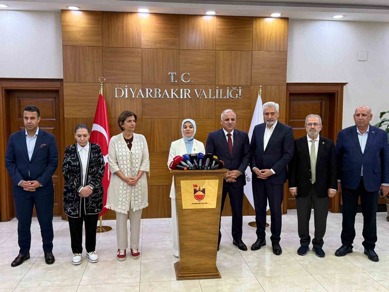 bakan-goktas-bu-topraklar-terorden-bu-kadar-cekerken-aileler-maalesef-parcalandi