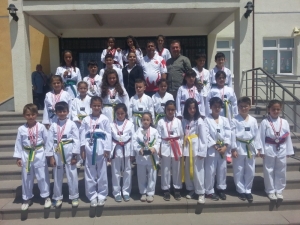 Miniklerin Tekvandoda Birincilik Heyecanı