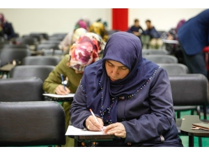 Şehitkamil’de Okuma Yazma Bilmeyen Kalmayacak