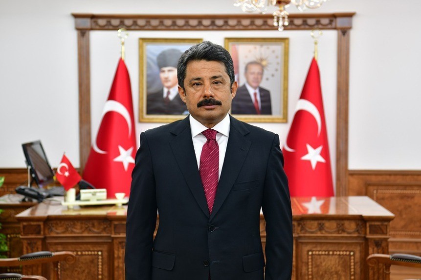 kirsehir-valisi-demiryurek-turk-milleti-milli-iradenin-uzerinde-hicbir-gucun-olamayacagini-tum-dunyaya-gosterdi