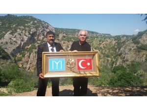 Kazanan Dostluk Oldu