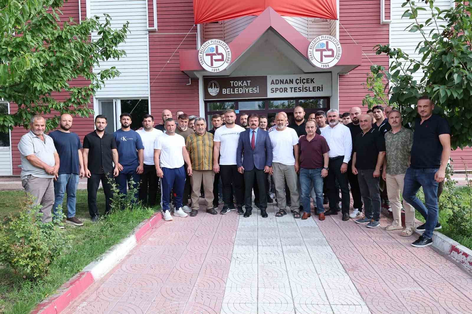 saldiriya-ugrayan-baspehlivan-serhat-elvan-tokat-belediye-spor-kulubu-ne-transfer-oldu