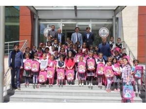 Hakkari Ensar Vakfından Eğitime Destek