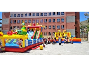 Hakkari’deki Okul Bahçeleri Şenlendi