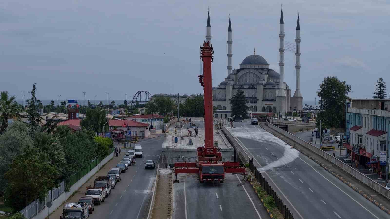 yikimi-suren-resadiye-viyadugu-nde-ilk-beton-blok-sokulerek-alindi