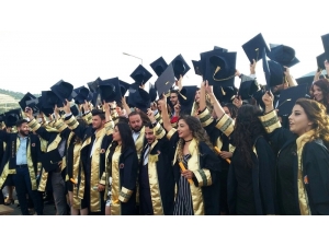 Anamur Myo’da Mezuniyet Heyecanı
