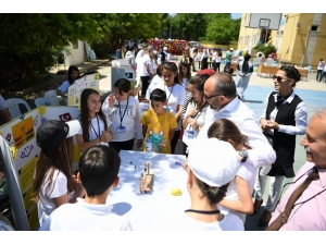 Başkan Üzülmez Bilim Şenliğine Katıldı