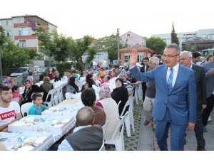 Mevlana Mahallesi İftarda Buluştu