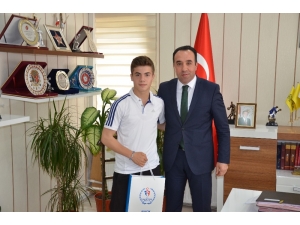 Başarılı Halterci Bahadır Erdal, Milli Takım Kampına Davet Edildi