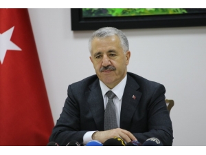 Bakan Arslan: "Türkiye’yi Deaş’ın Destekleyicisi Gösteren Wikipedia’nın Yayın Yapma Şansı Yok"