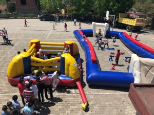 Çocuklar Eğlenerek Spor Yapıyor