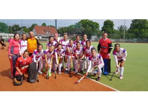 Hokeyin Sultanları Avrupa’da Galibiyetle Başladı