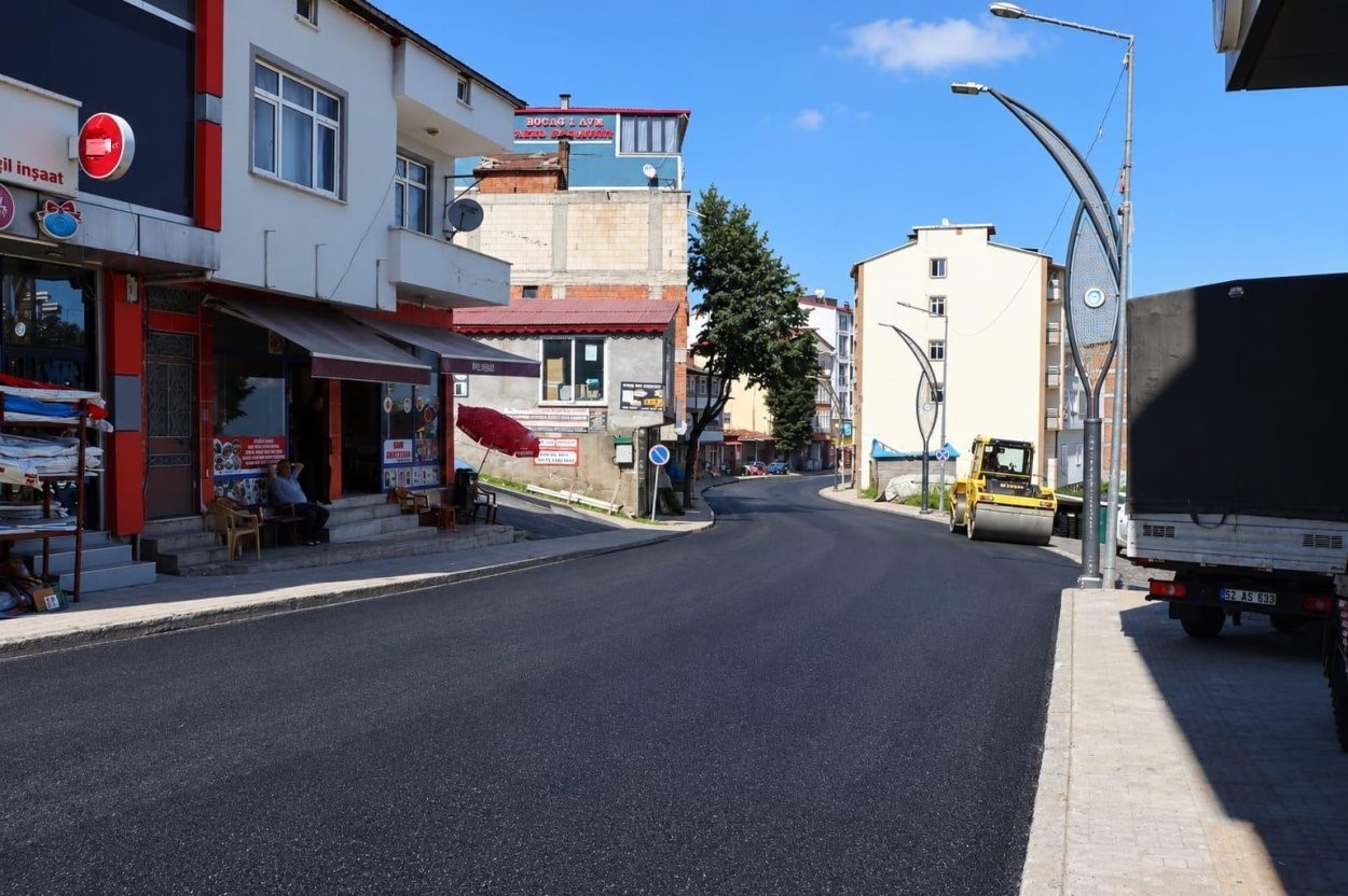 ordu-da-sicak-asfalt-calismalari-devam-ediyor