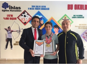 İhlas Koleji Öğrencisi Milli Forma Yolunda