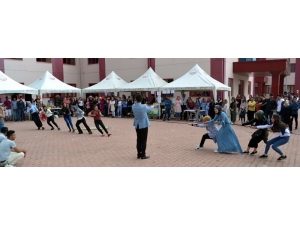 Oğuzeli Meslek Yüksekokulunda Bahar Şenliği