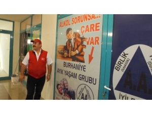 Adsız Alkoliklerden Alkol Ve Uyuşturucu Uyarısı