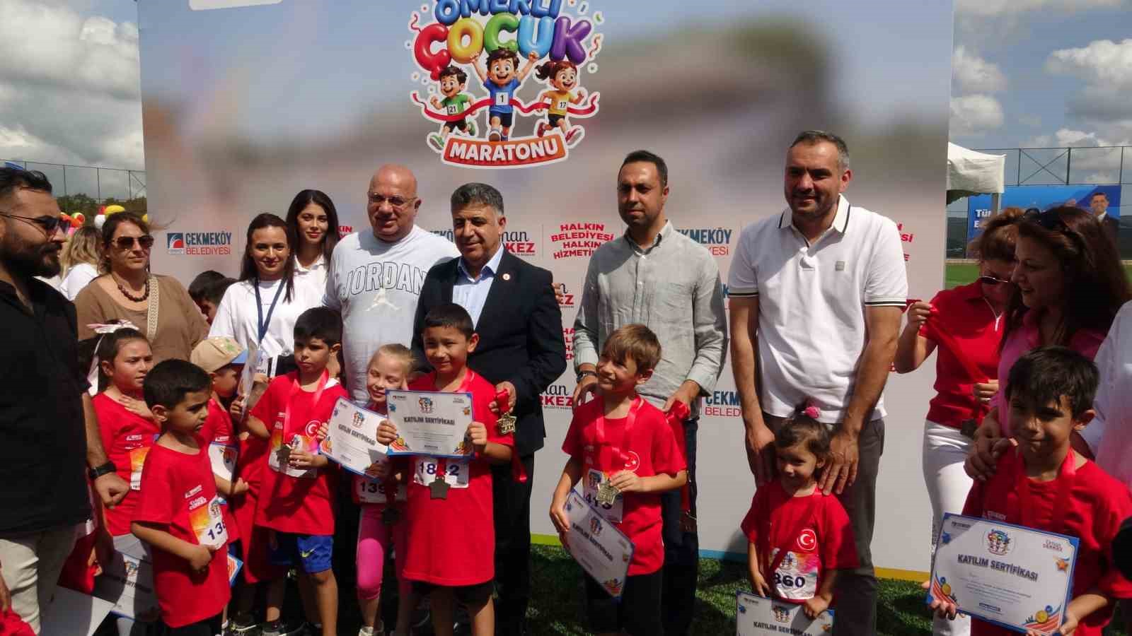cekmekoy-de-cocuklarin-maraton-heyecani