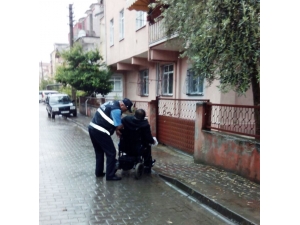 İzmit Zabıtası Engelleri Kaldırıyor