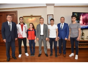 Şampiyonlardan Çeber’e Ziyaret