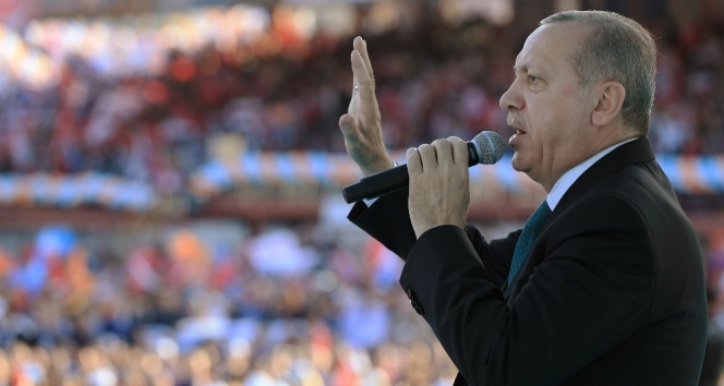 Cumhurbaşkanı Erdoğan'dan İstanbul'da Tarihi Mesajlar