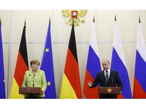 Putin Ve Merkel’den Ortak Basın Toplantısı