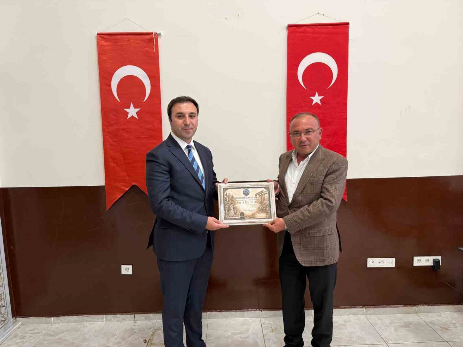 cavdarhisar-kaymakami-murat-ak-a-fahri-hemsehrilik-berati