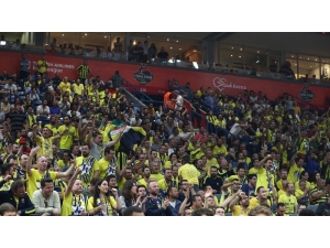 Fenerbahçe Doğuş Finalde