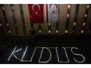 Kktc’li Öğrencilerden Filistin’e Destek