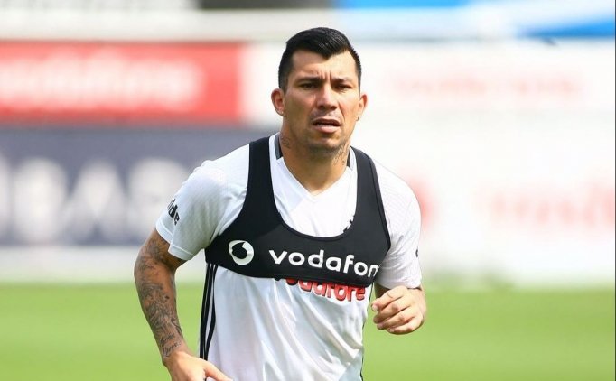 Beşiktaş'ta Tosic'in Alternatifi Medel!