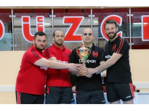 Divapan Şampiyonluğu Yıllardır Bırakmıyor