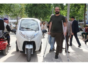 Bir Bacağını Kaybeden Kanser Hastası Sosyal Medya Kampanyasıyla Araca Kavuştu