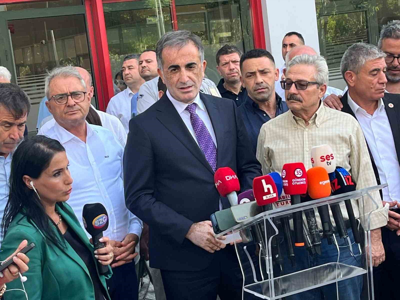 izmir-buyuksehir-belediye-baskani-tugay-chp-meclis-grubuyla-olaganustu-toplandi