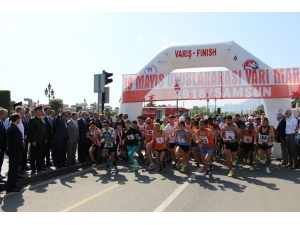 19 Mayıs Uluslararası Yarı Maratonu Koşuldu