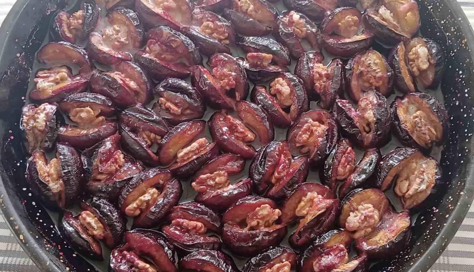 dalinda-4-liraya-dusen-ton-erigi-kislik-tatliya-donusuyor