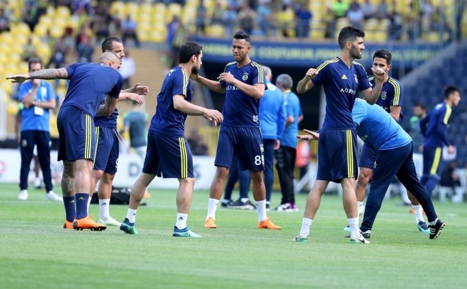 Fenerbahçe Taraftarından Oyunculara Flaş Tepki