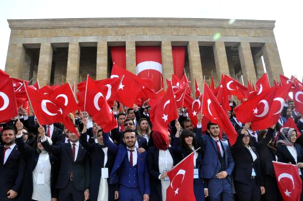 81 İlden Gençler Ata'nın Huzurunda! Başkentte İlk Tören Anıtkabir'de Yapıldı