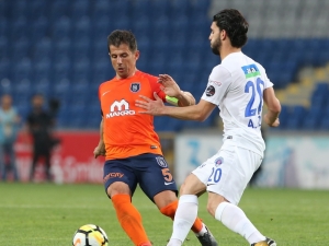 Spor Toto Süper Lig: Medipol Başakşehir: 2 - Kasımpaşa: 2 (İlk Yarı)