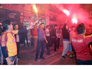 Nevşehir’de Galatasaray Taraftarları Şampiyonluğu Kutluyor