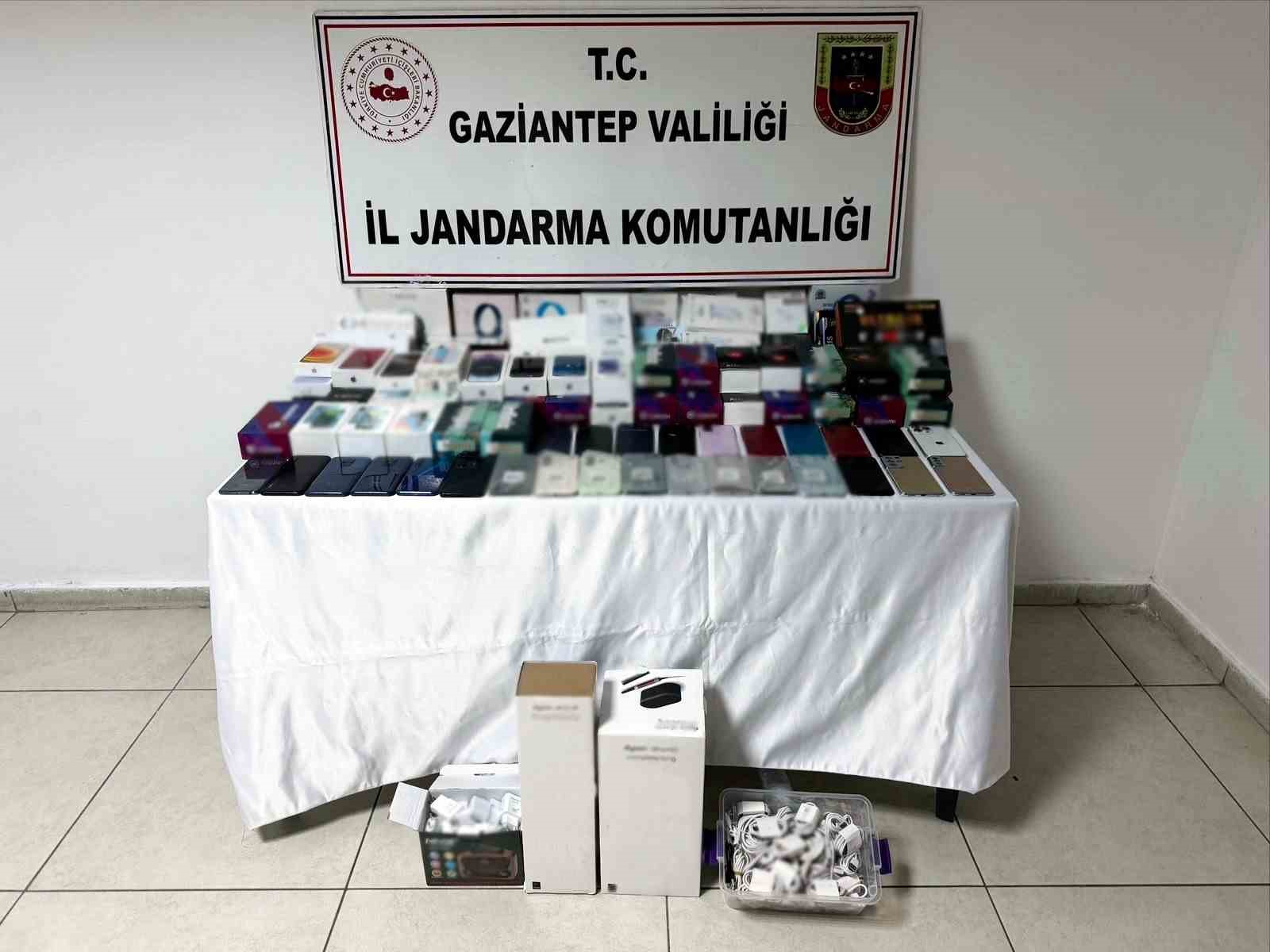 gaziantep-te-1-5-milyon-tl-degerinde-kacak-malzeme-ele-gecirildi